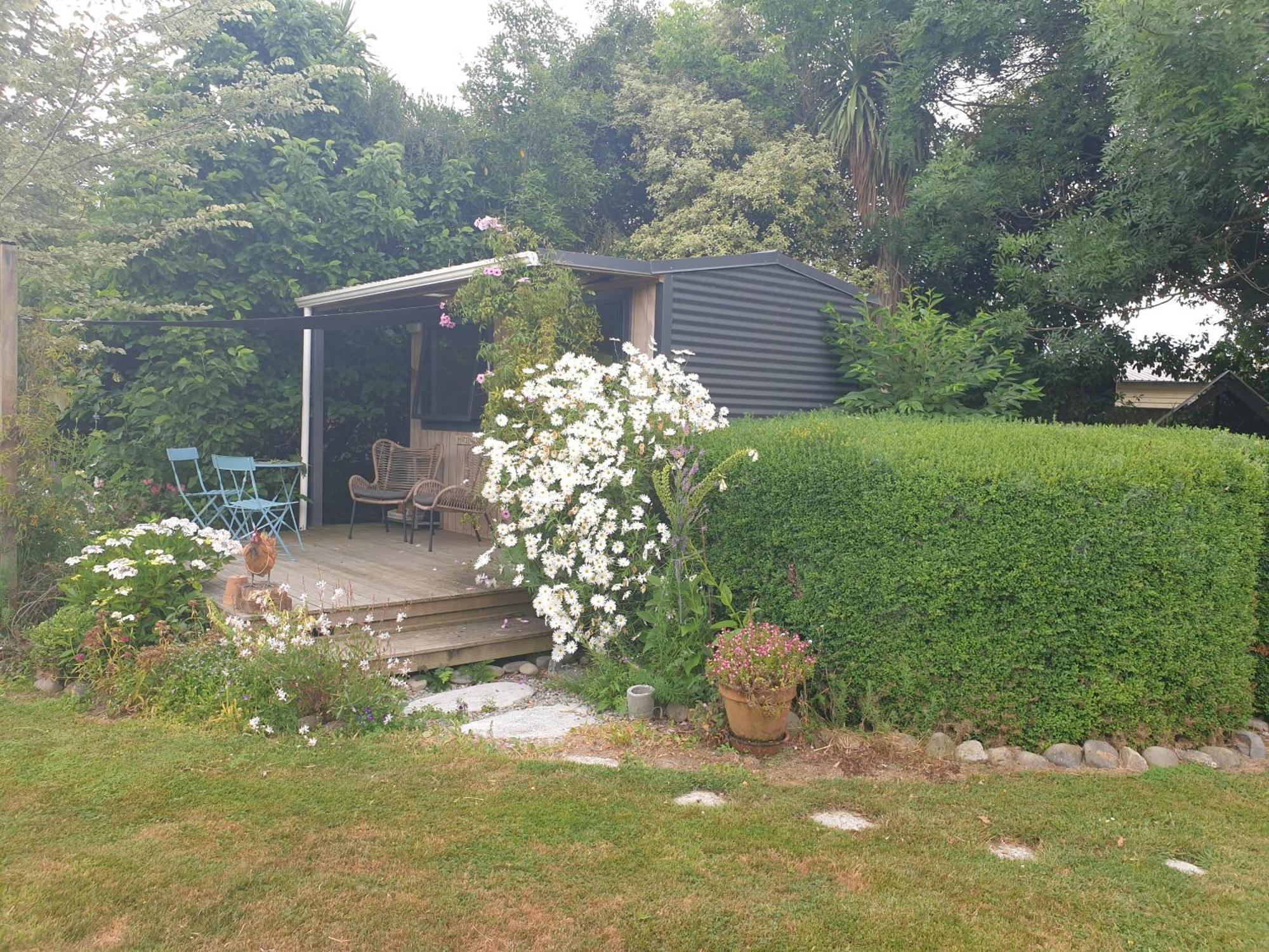 Cabins On Tudor Bed & Breakfast Motueka Exterior photo